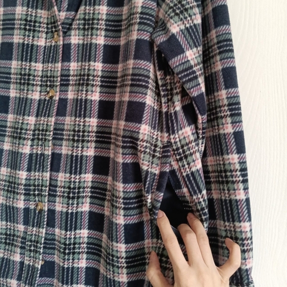 Shacket - Picture 2 of 3